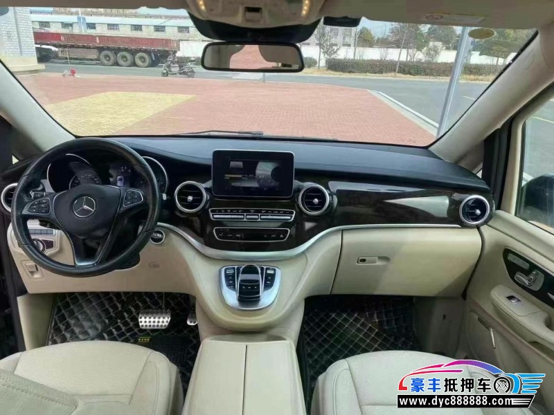 18年奔驰V轿车抵押车出售