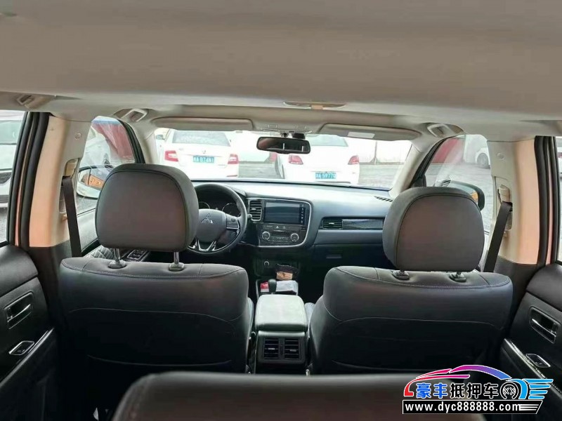 22年三菱欧蓝德轿车抵押车出售