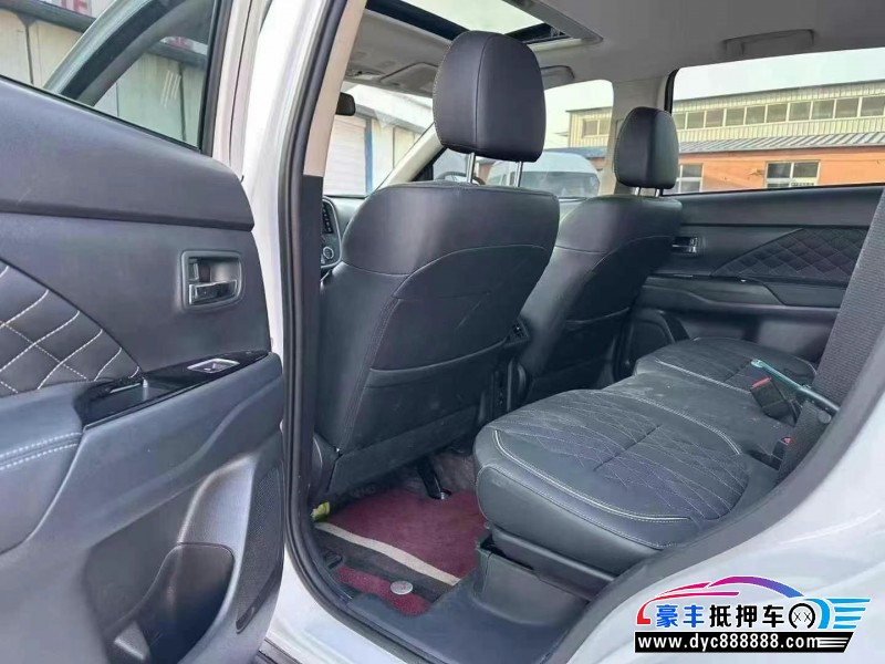 22年三菱欧蓝德轿车抵押车出售