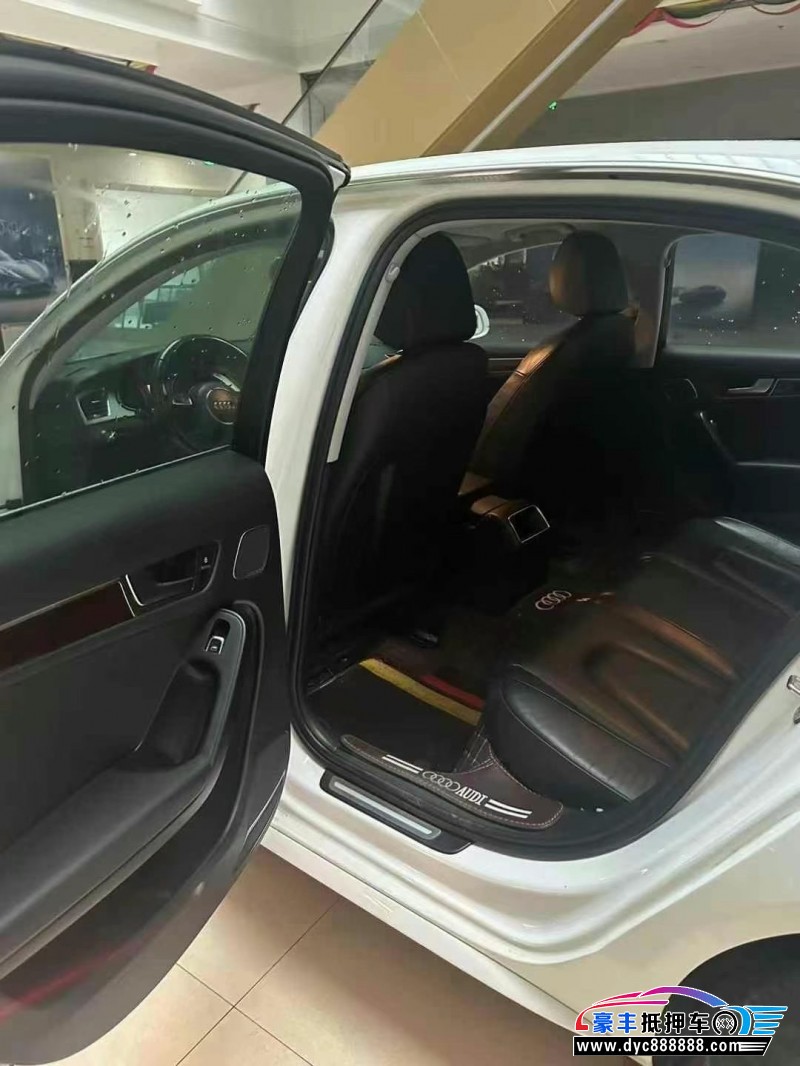 12年奥迪A4L轿车抵押车出售