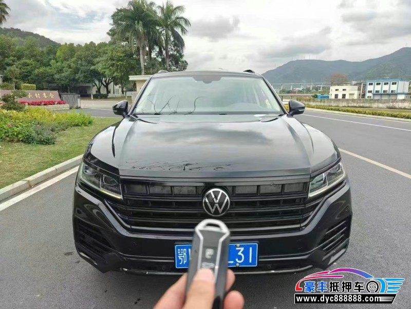 抵押车出售21年大众途锐轿车