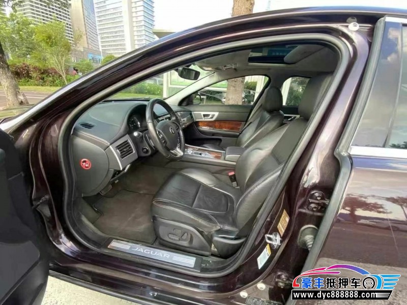 14年捷豹XF轿车抵押车出售