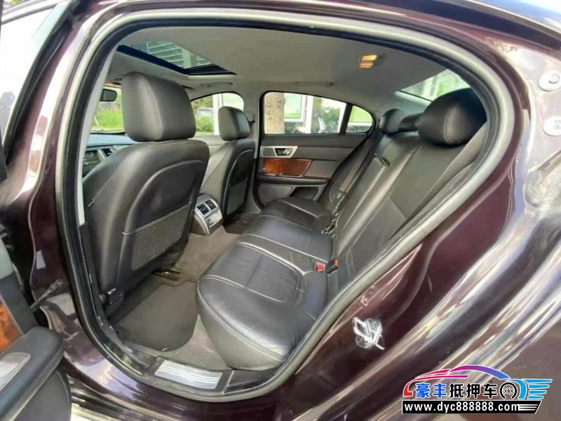 14年捷豹XF轿车抵押车出售