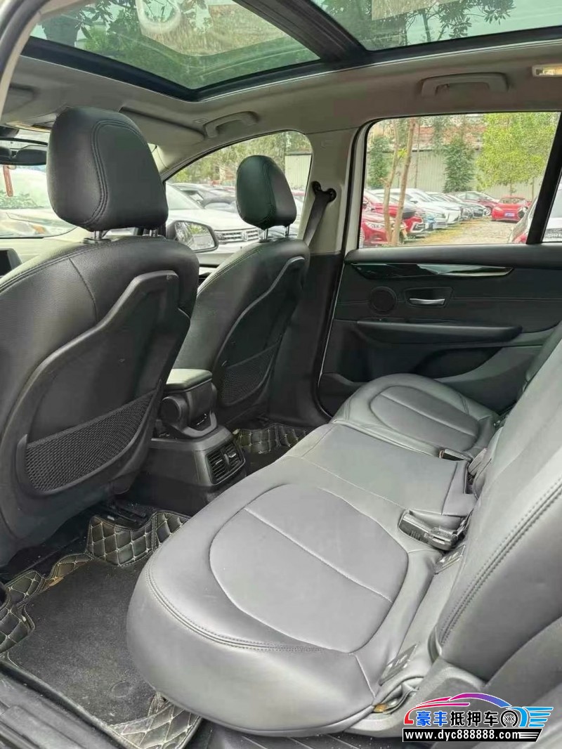 15年宝马2系轿车抵押车出售