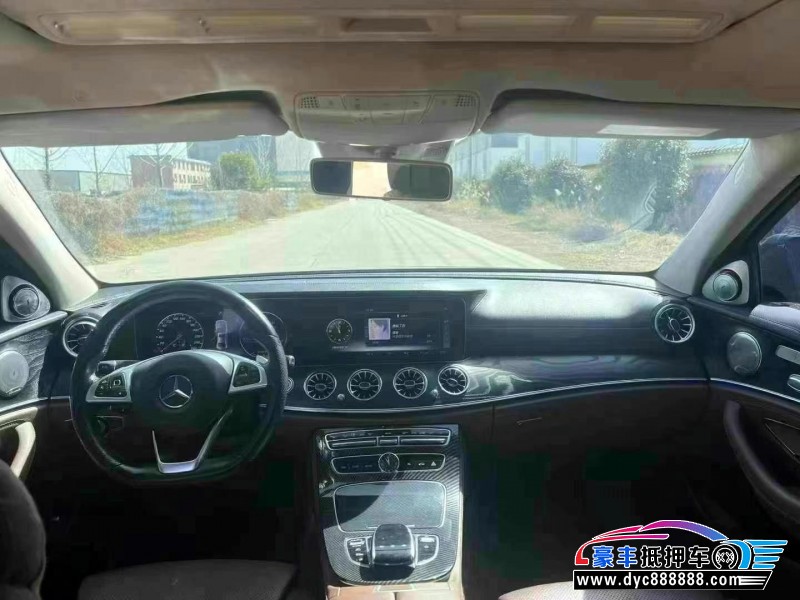 17年奔驰E轿车抵押车出售