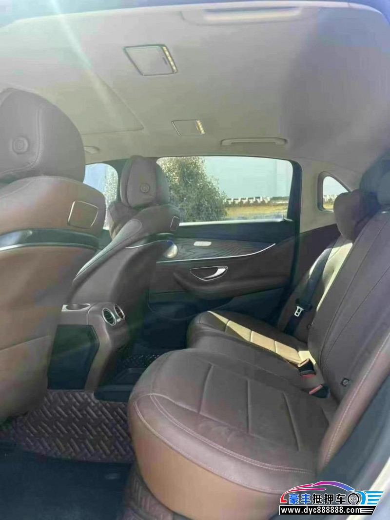 17年奔驰E轿车抵押车出售