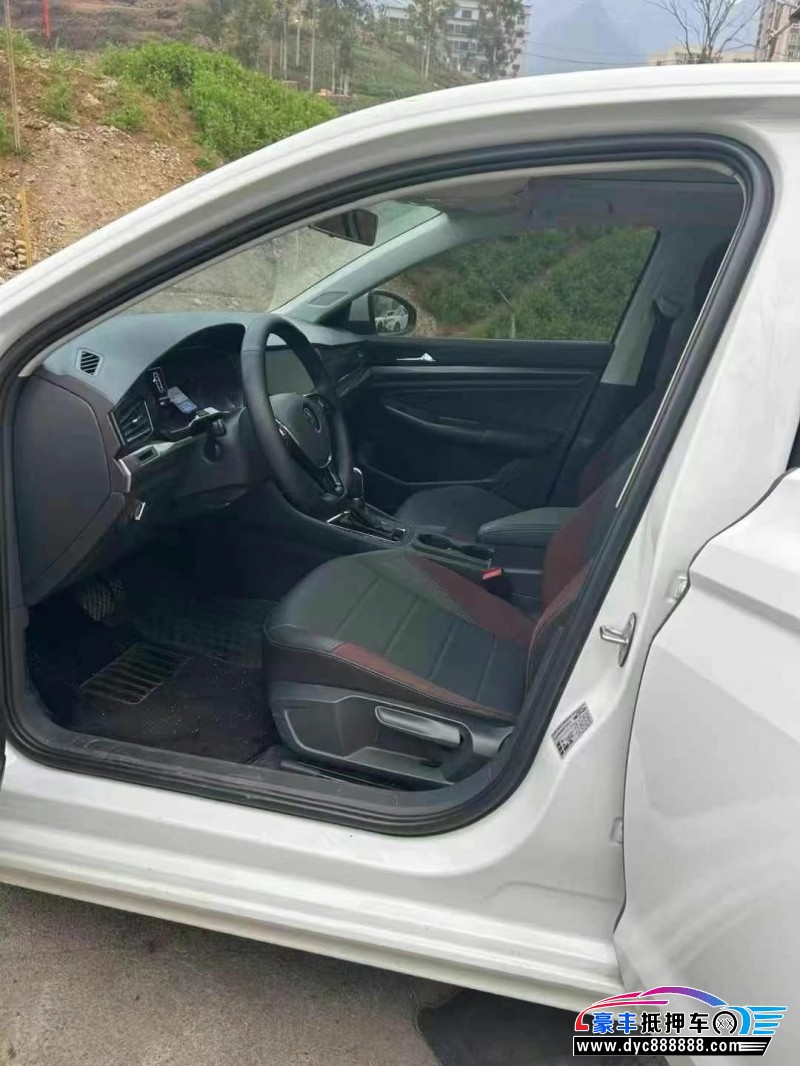 22年大众宝来轿车抵押车出售