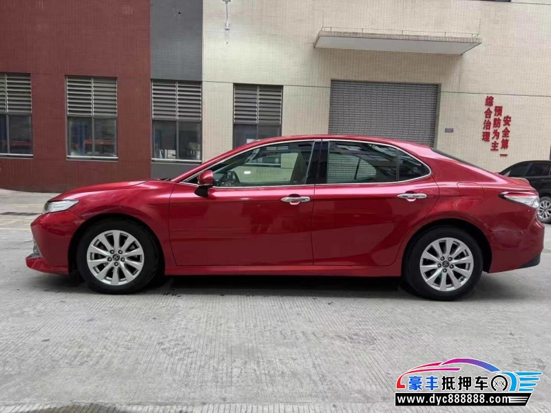 18年丰田凯美瑞轿车抵押车出售