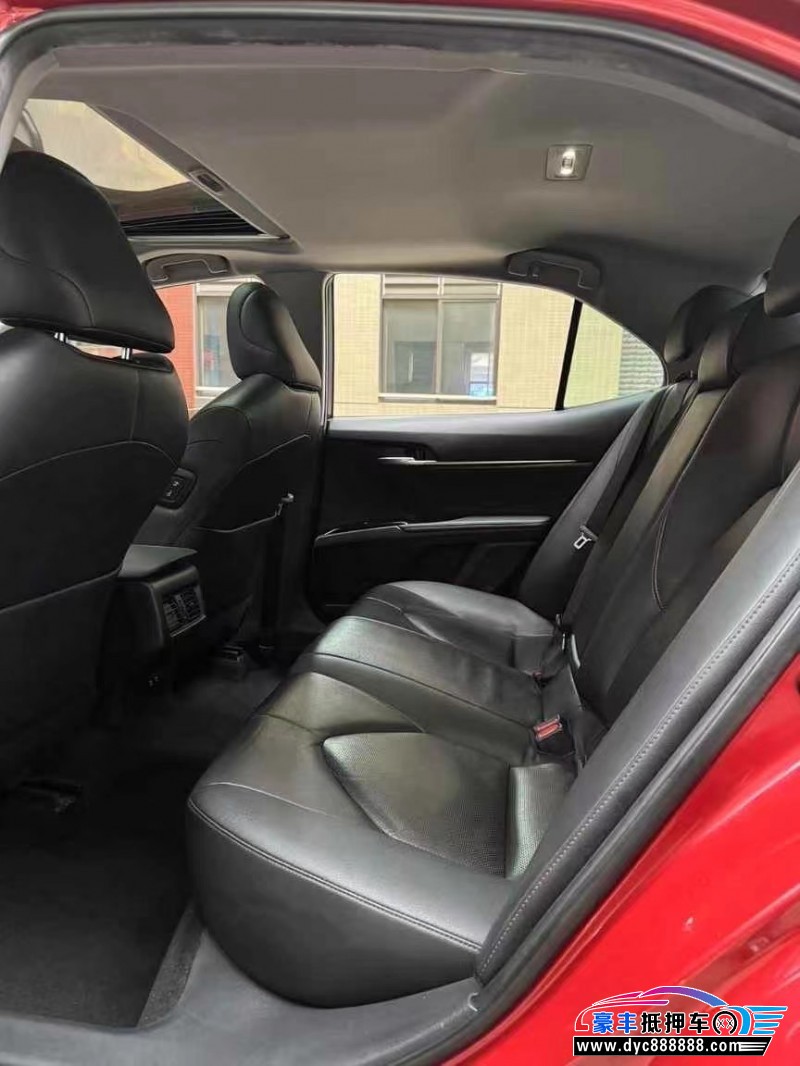 18年丰田凯美瑞轿车抵押车出售