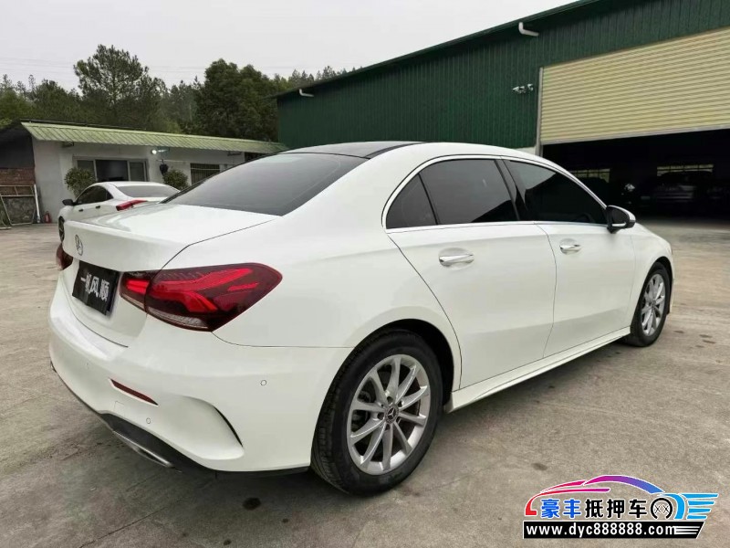 20年奔驰A轿车抵押车出售