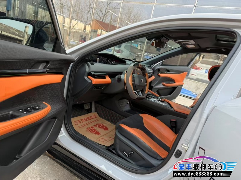 24年长安长安UNI轿车抵押车出售