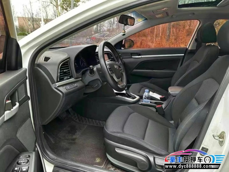 17年现代领动轿车抵押车出售