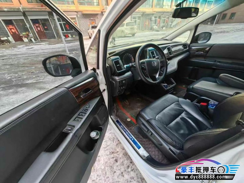 17年本田艾力绅轿车抵押车出售