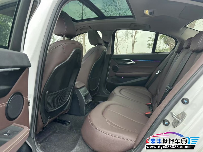 20年宝马1系轿车抵押车出售