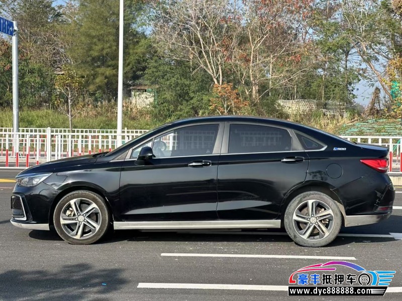 19年北汽新能源EU系列轿车抵押车出售