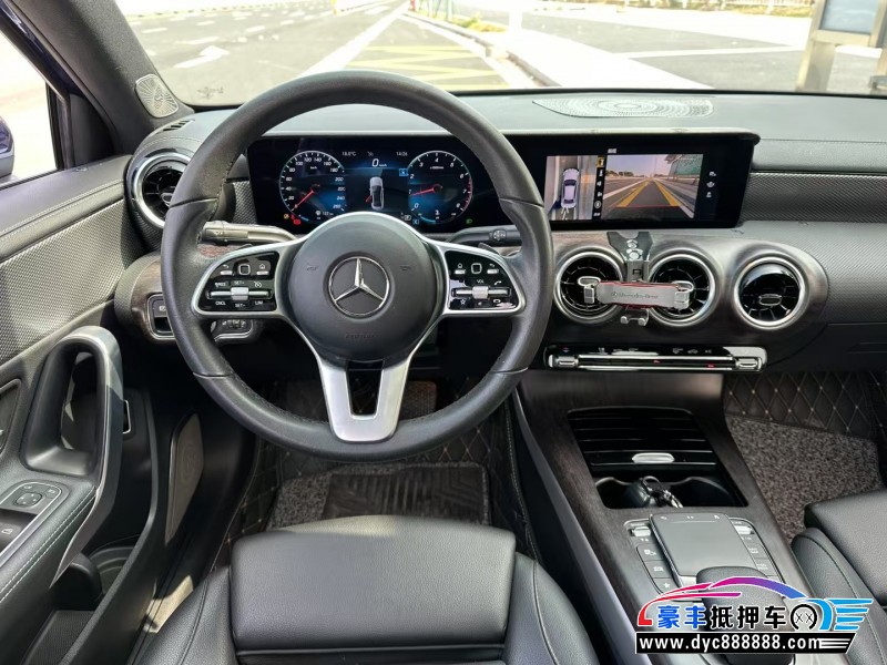 20年奔驰A轿车抵押车出售