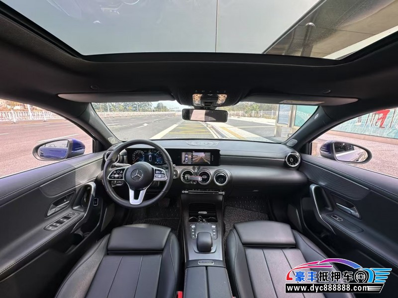 20年奔驰A轿车抵押车出售