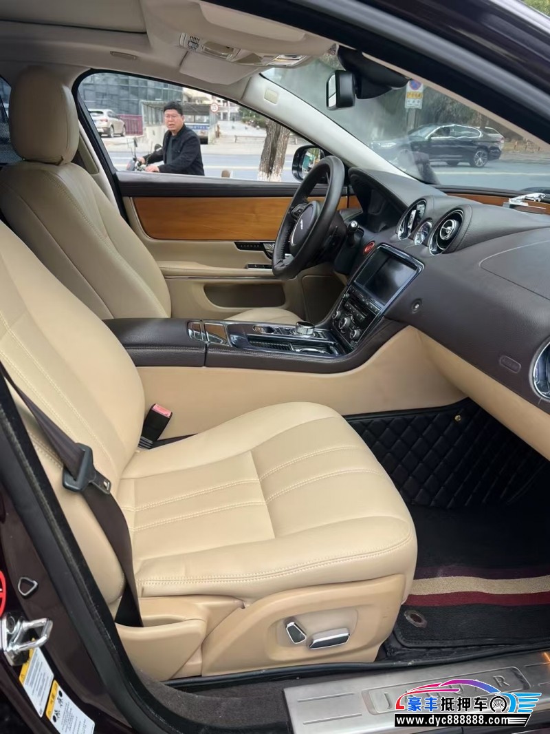 13年捷豹XJ轿车抵押车出售