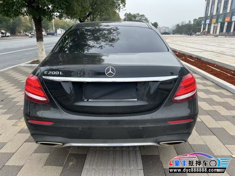 16年奔驰E轿车抵押车出售