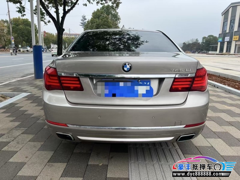 13年宝马7系轿车抵押车出售
