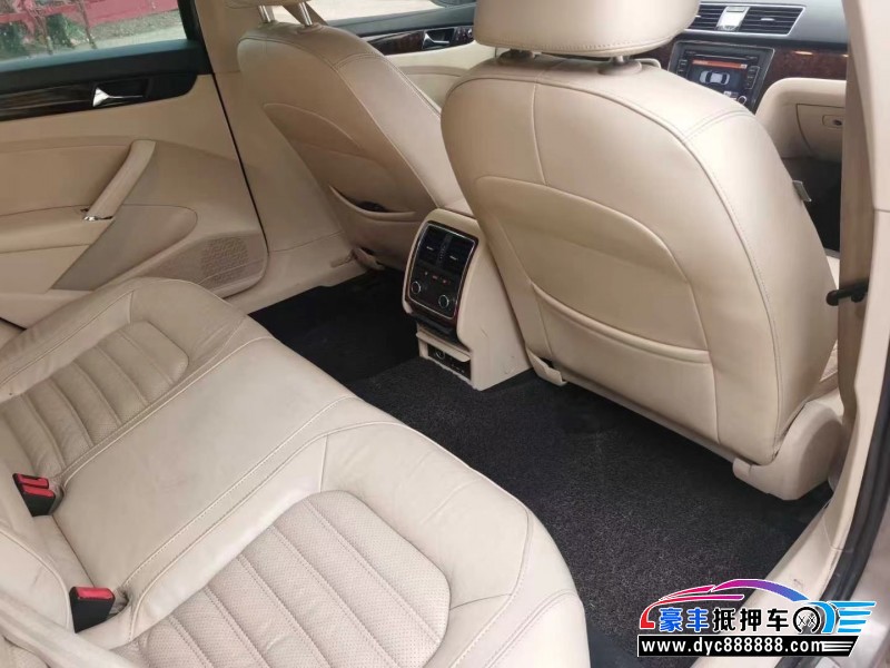 12年大众帕萨特轿车抵押车出售