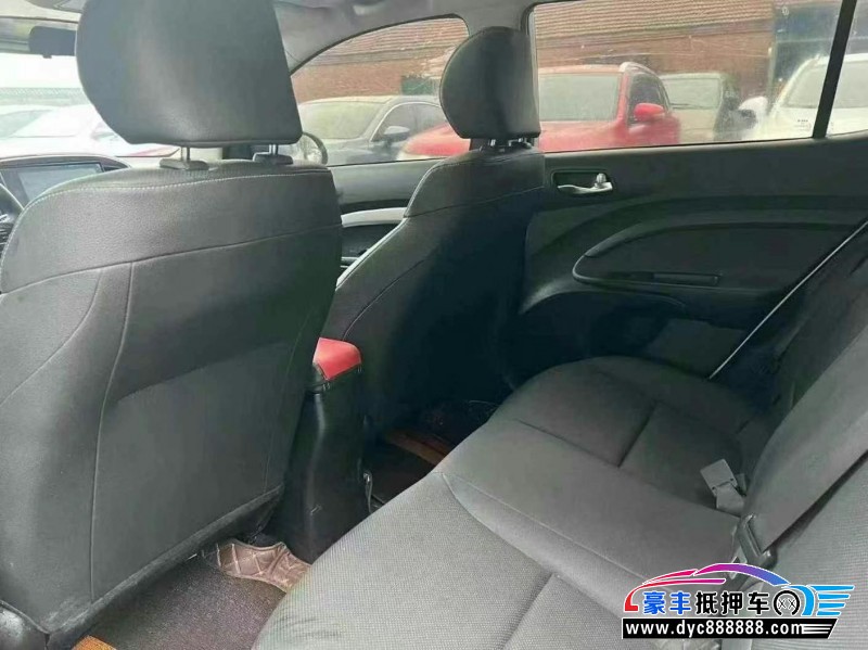 23年起亚KX1轿车抵押车出售