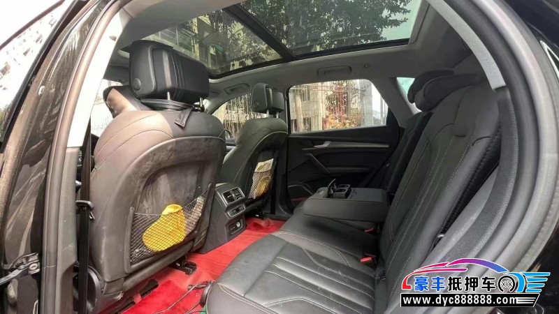 23年奥迪Q5轿车抵押车出售