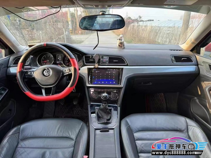 15年大众凌渡轿车抵押车出售