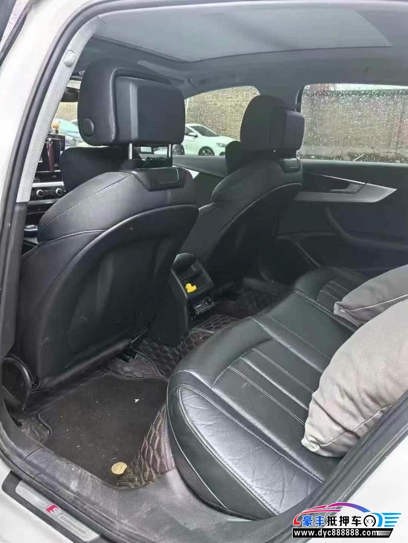 22年奥迪A4L轿车抵押车出售