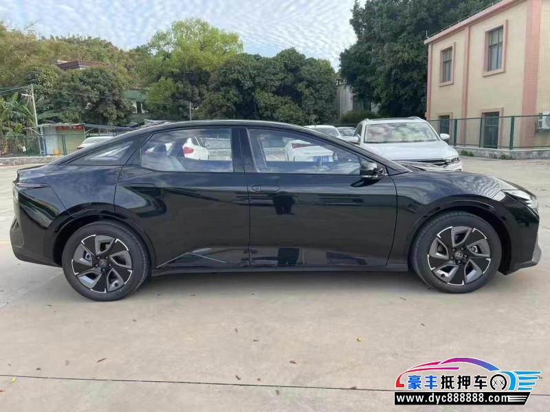 25年丰田BZ3轿车抵押车出售