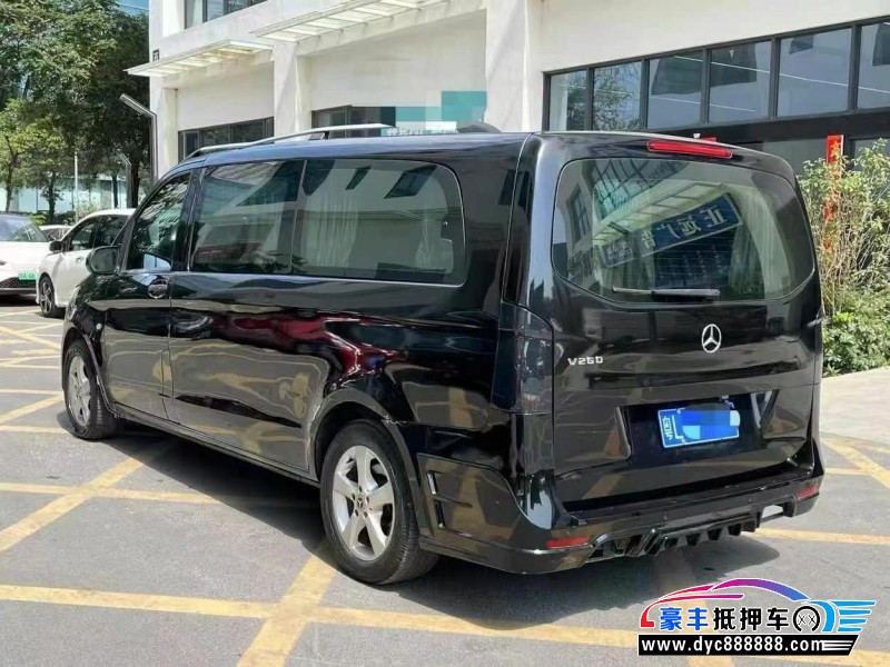 19年奔驰威霆轿车抵押车出售