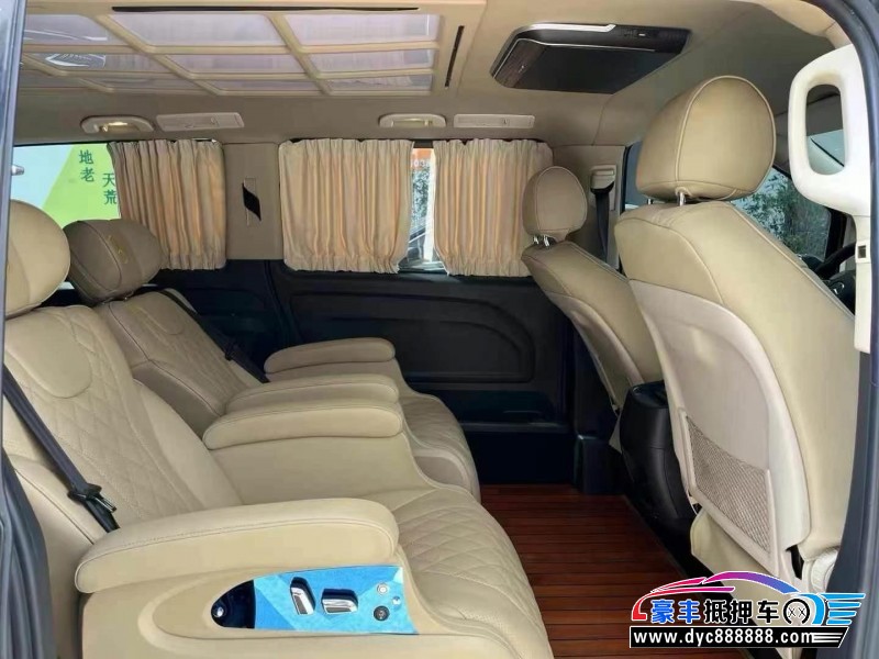 19年奔驰威霆轿车抵押车出售