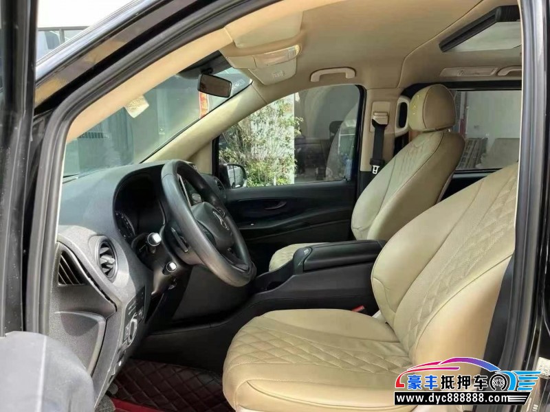 19年奔驰威霆轿车抵押车出售