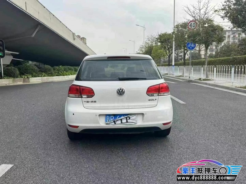 14年大众高尔夫轿车抵押车出售
