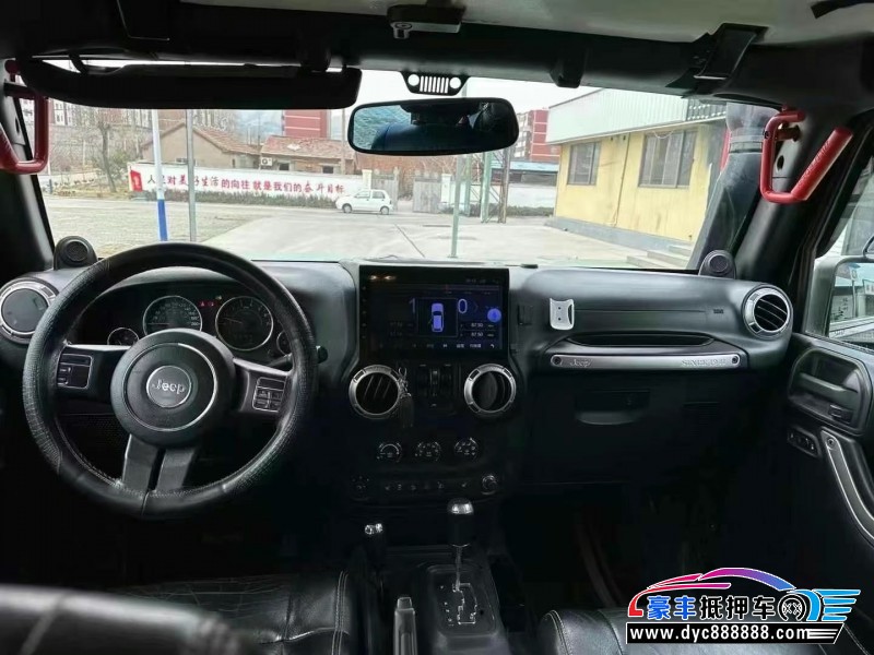 12年Jeep牧马人轿车抵押车出售