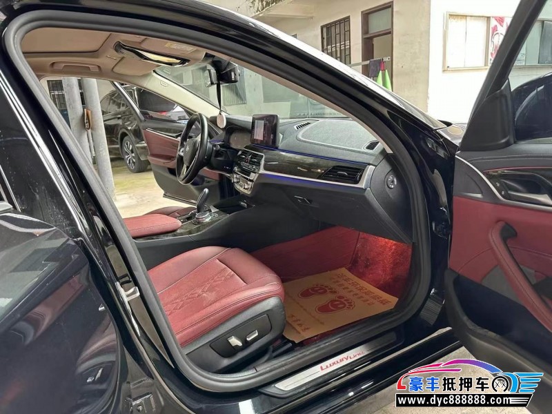 21年宝马5系轿车抵押车出售