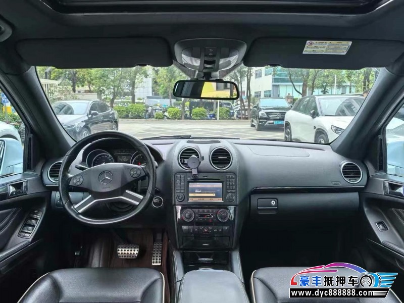 12年奔驰ML轿车抵押车出售