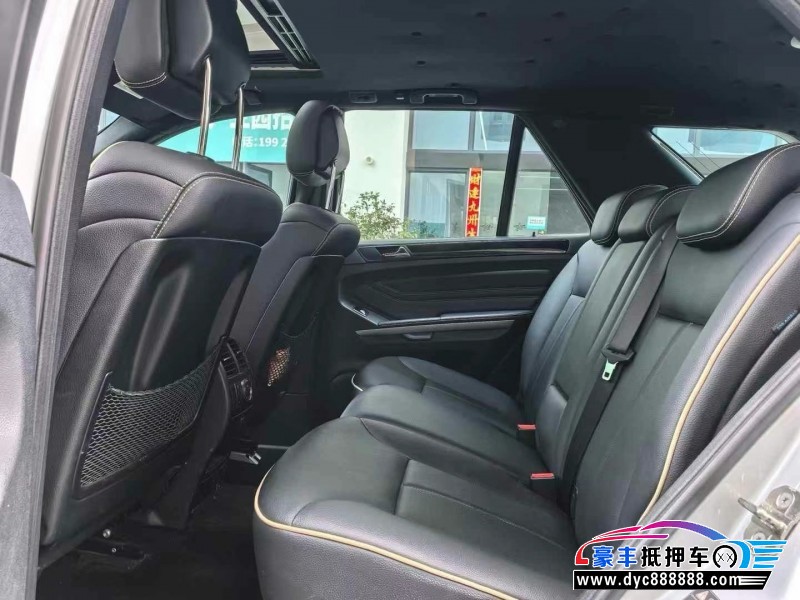 12年奔驰ML轿车抵押车出售