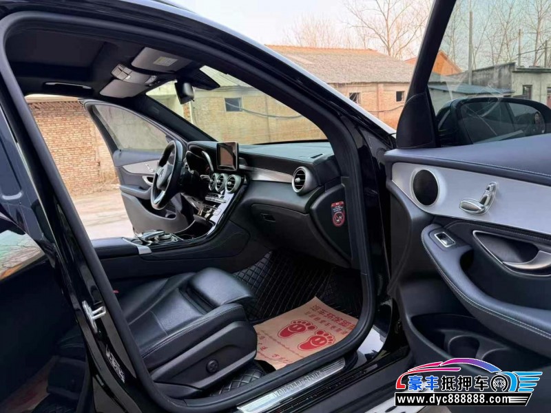 17年奔驰GLC轿车抵押车出售