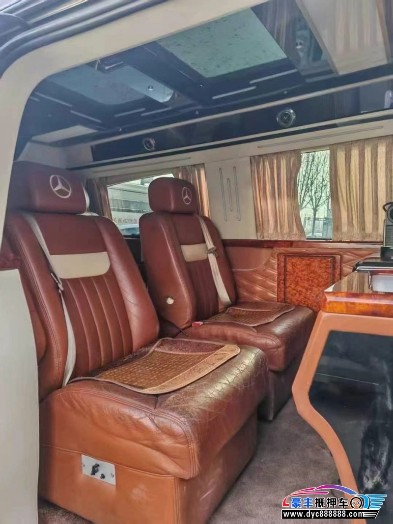 15年奔驰威霆轿车抵押车出售