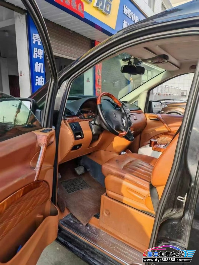 15年奔驰威霆轿车抵押车出售