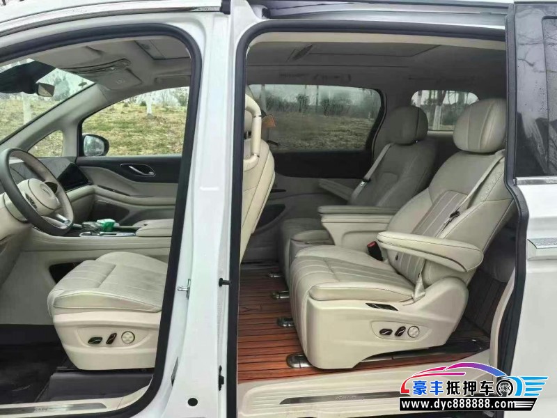 24年岚图梦想家轿车抵押车出售