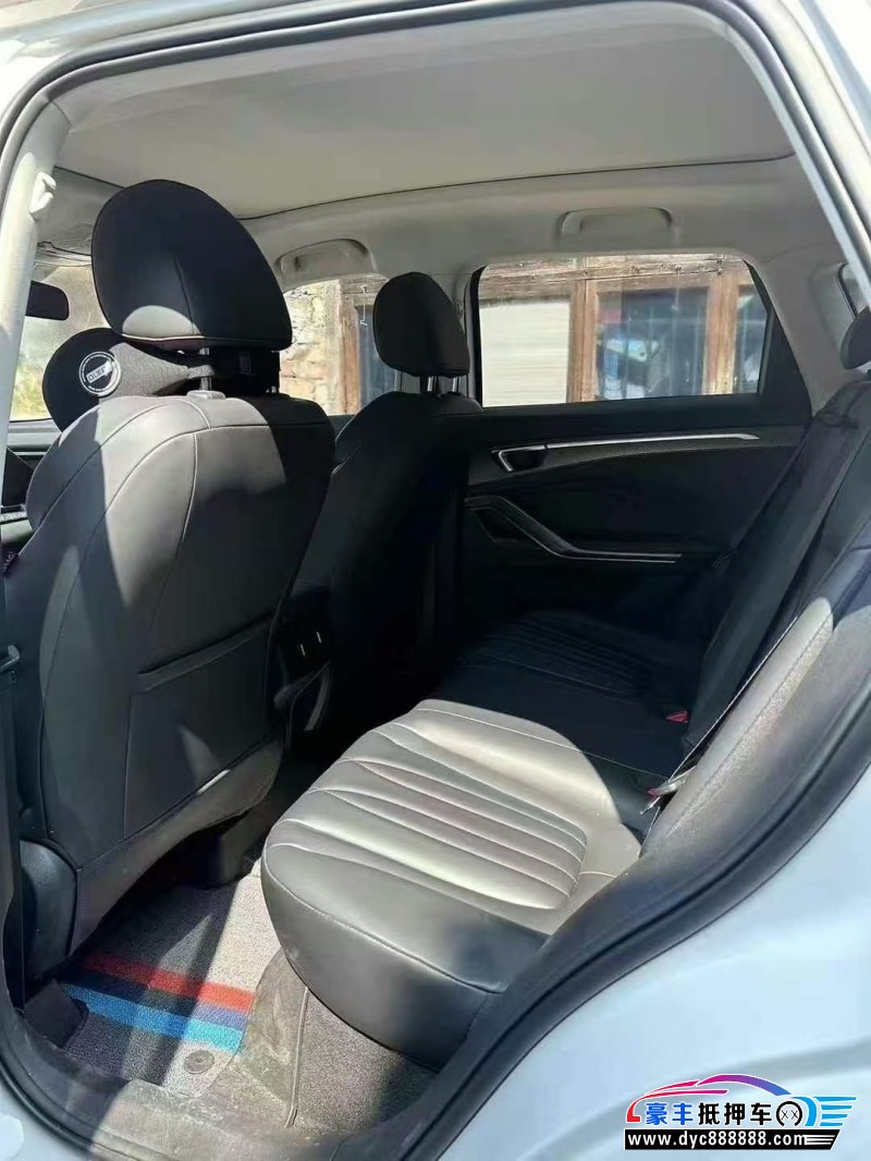 23年奔腾T55轿车抵押车出售