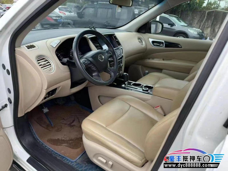 19年日产探陆轿车抵押车出售