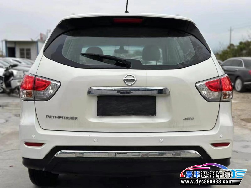 19年日产探陆轿车抵押车出售