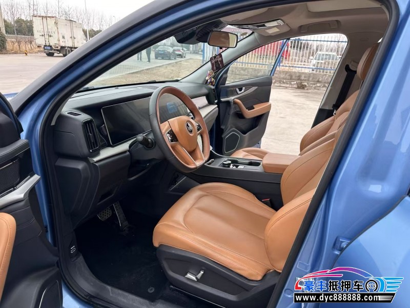 22年威马汽车w6轿车抵押车出售