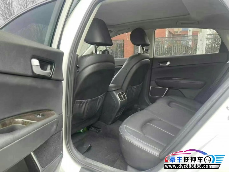 18年起亚K5轿车抵押车出售