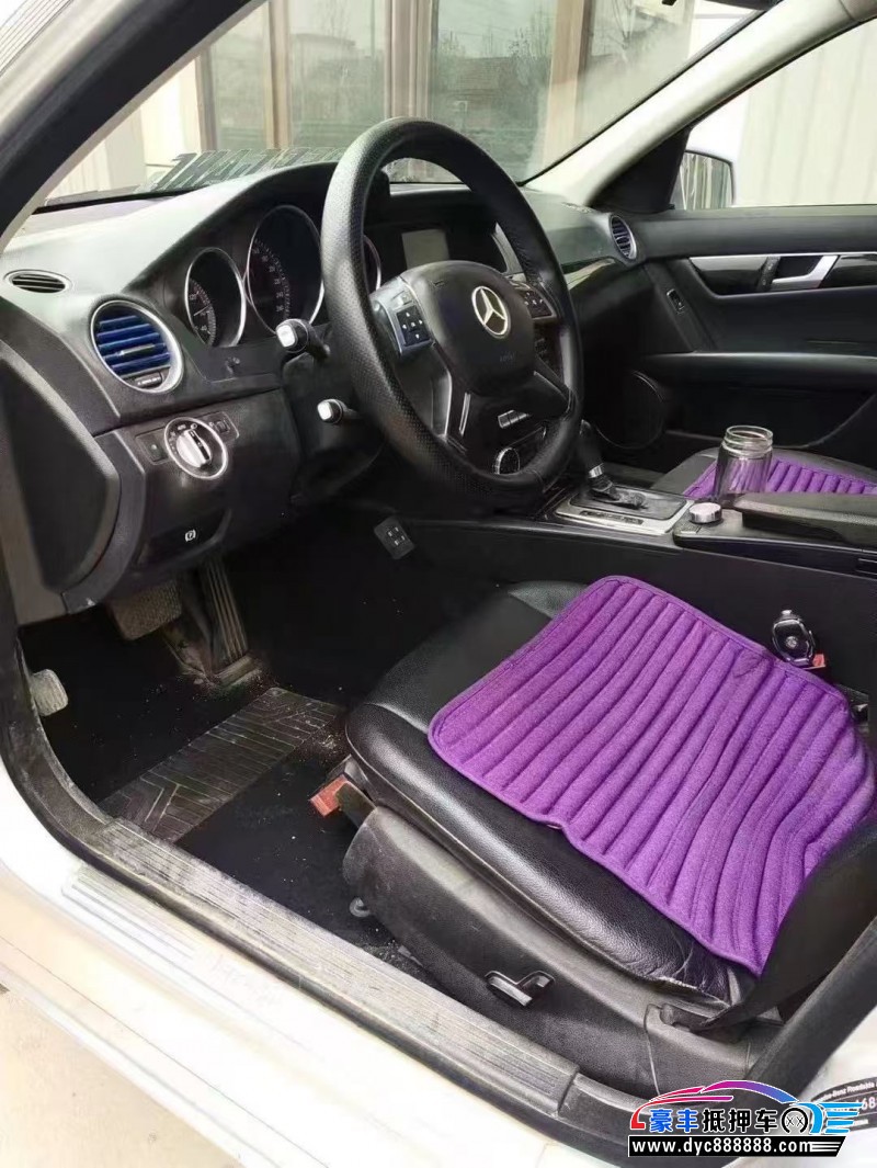 13年奔驰C轿车抵押车出售