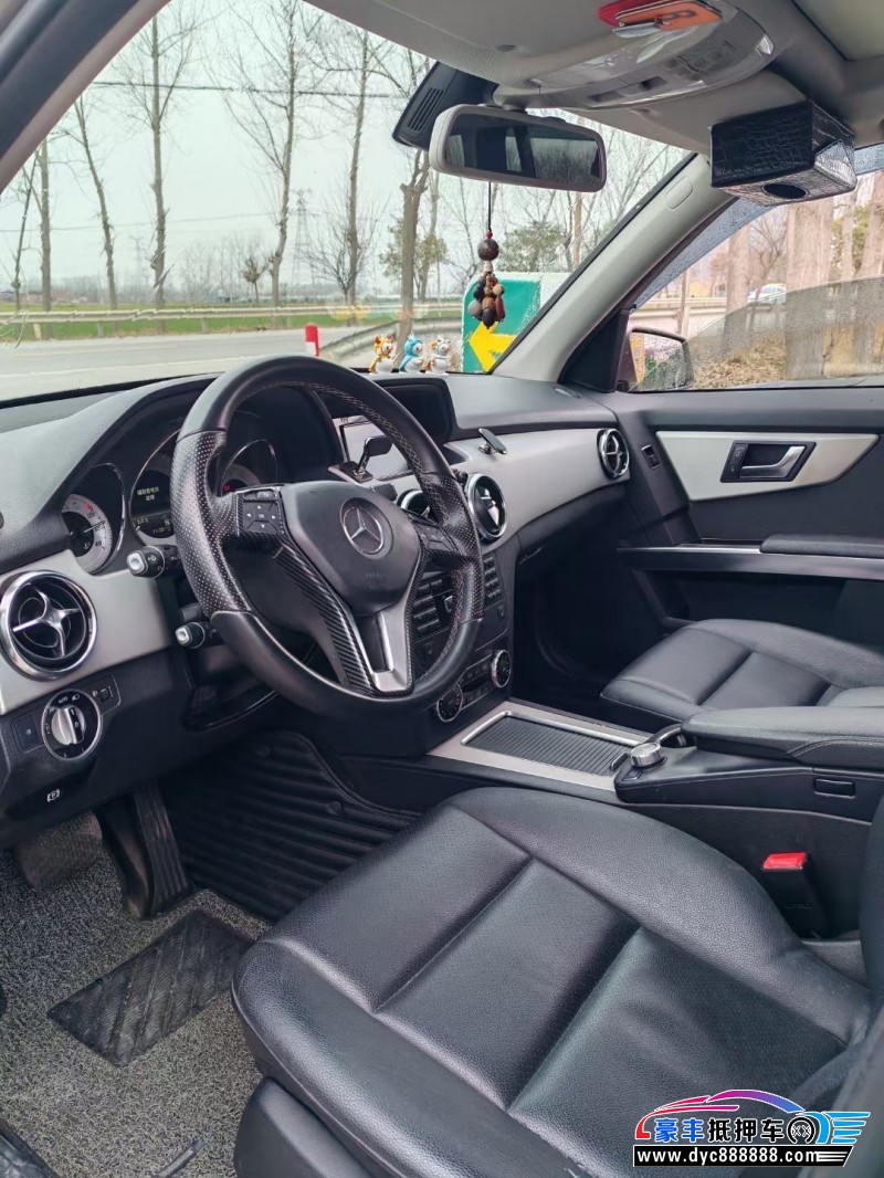 13年奔驰GLK轿车抵押车出售