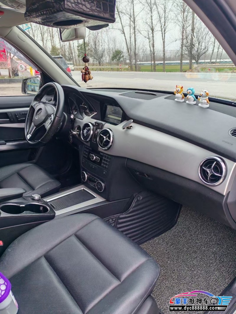 13年奔驰GLK轿车抵押车出售